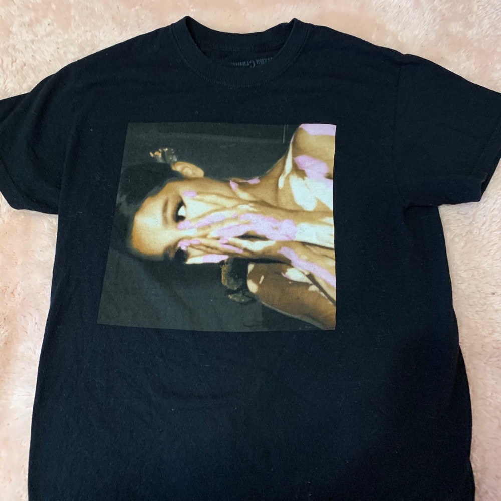 ariana grande t-shirt